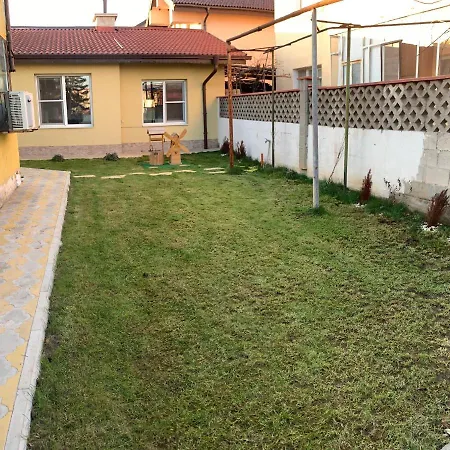Lyusi House 1 بيت ضيافة